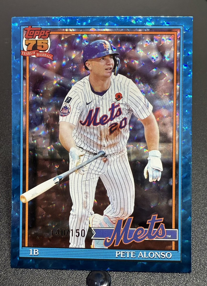 zeros2's tweet photo. Blue Crackle Pete alonso /150

$150 shipped https://t.co/IEWFycJRPK