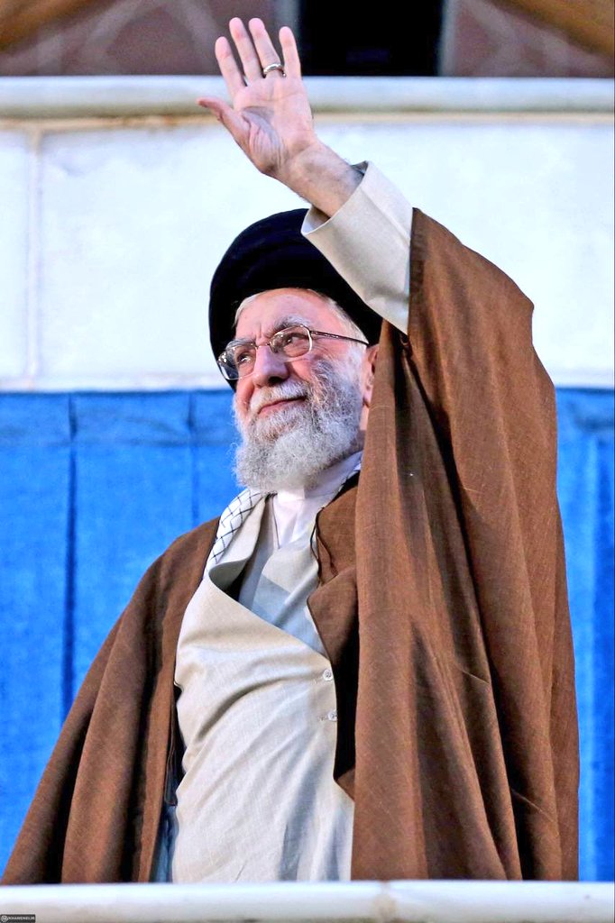 اشجع قائد مسلم في العصر المعاصر 
و يذكرنا بقادة المسلمين الأوائل 
الحرف الأول من اسمه 
السيد القائد على الخامنئي 
أطال الله عمره الشريف