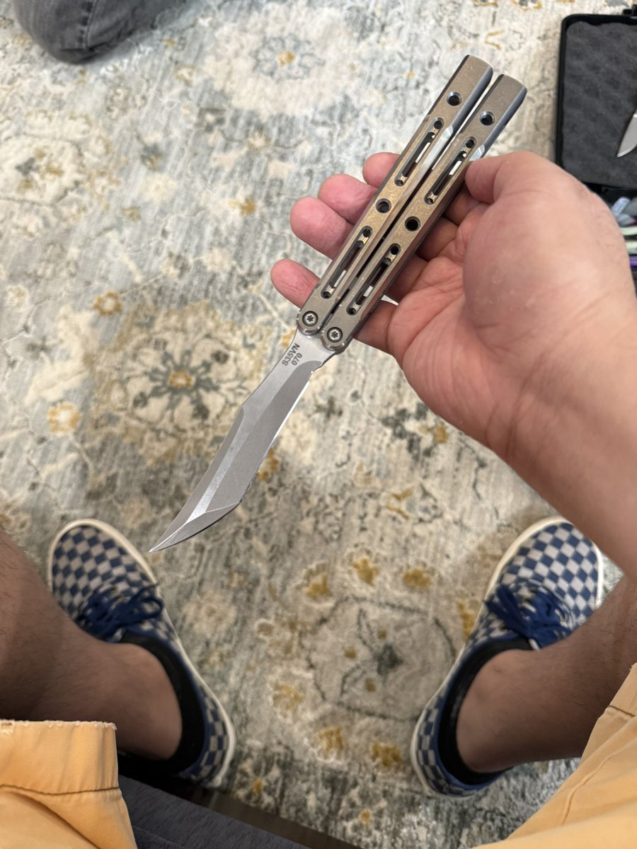 KevinsMemes's tweet photo. I have acquired a v1 Monarch https://t.co/b9tSk2Tsqs