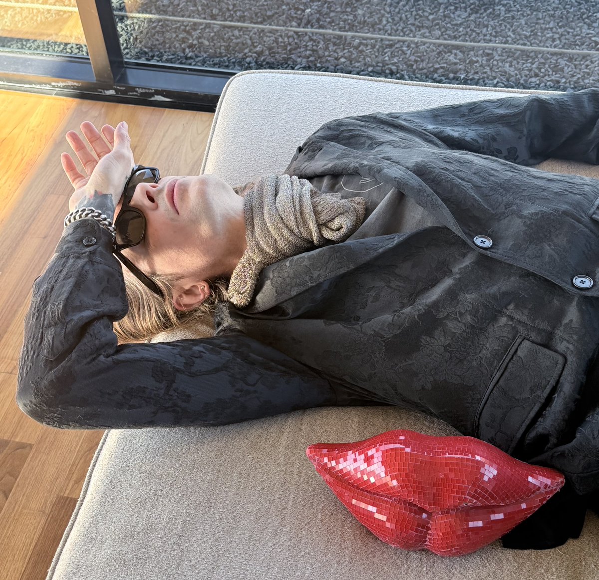 COLD CAVE tweet media