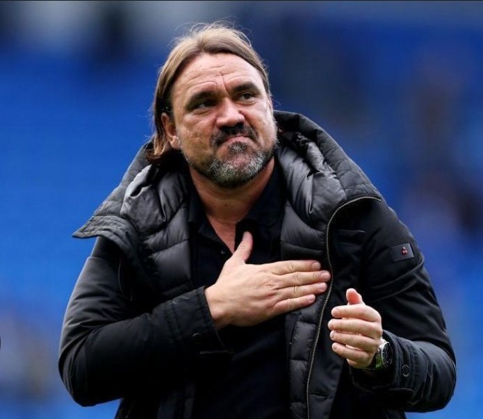 BigfishlufcAdam's tweet photo. Like Justin's sock we bled for it today. Hold your heads high lads. Farke sent off. Should have had a penalty. Should have put at least one of our chances away. DCL blocked after amazing Stach ball. Gnonto and James Sharp on. Bijol almost back post. Deserved a lot more #LUFC https://t.co/an3lEEDUfF