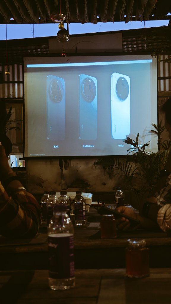 Blaze__4ever's tweet photo. Xiaomi 17 senies give a
beat click of evey photo
with LEICA powened thio
50" setup. Ful 200 mg
zoom &amp; LOFIC tech* gives
extraondinary photos
evenytime.

#Xiaomi17Series
#XiaomiFansCub
#XiaomiLaunch #XiaomiPad8

@pixelwithme
@ritij
@xiaomiindia
@s_anuj
@sandeep9sarma https://t.co/J2Q2xziaNV