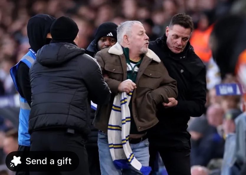With Daniel Farke receiving a red card, get this man in the dugout for Tuesday

#LUFC