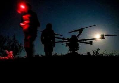 والآن يشتدّ ظلام الليل، وتُسلَّم المهمّة مجددًا إلى العُقبان الرّاقبة،
كي تُحدِّد الأهداف نقطةً بنقطة،
ويُطرَح مفهوم الانتقام الحقيقي كعنوانٍ رئيسيٍّ على جدول الأعمال.