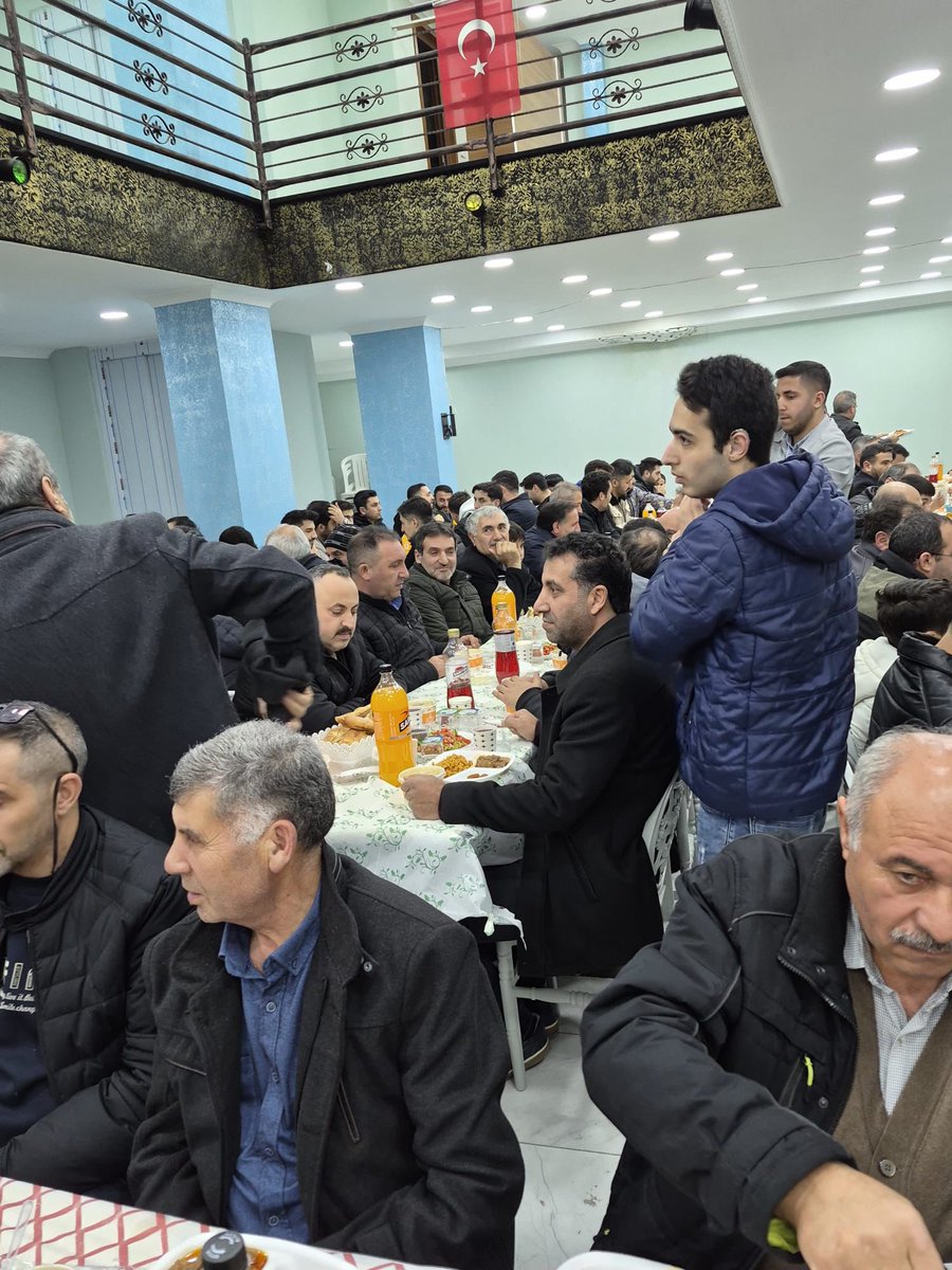 Erdefnet1's tweet photo. Avrupa Yakası Erzurum Dernekleri Federasyonu…

🇹🇷🇹🇷🇹🇷🇹🇷

Erzurum Aşkale Haydar Hacı köyü Derneğinin iftar davetine katıldık
#BizBirlikteGüçlüyüz
#İşimizErzurumGücümüzErzurumlular
#ERDEFTV
#İlkemizBenDeğilBiz
#erzurum
#dadaş https://t.co/l7KOPxFidA