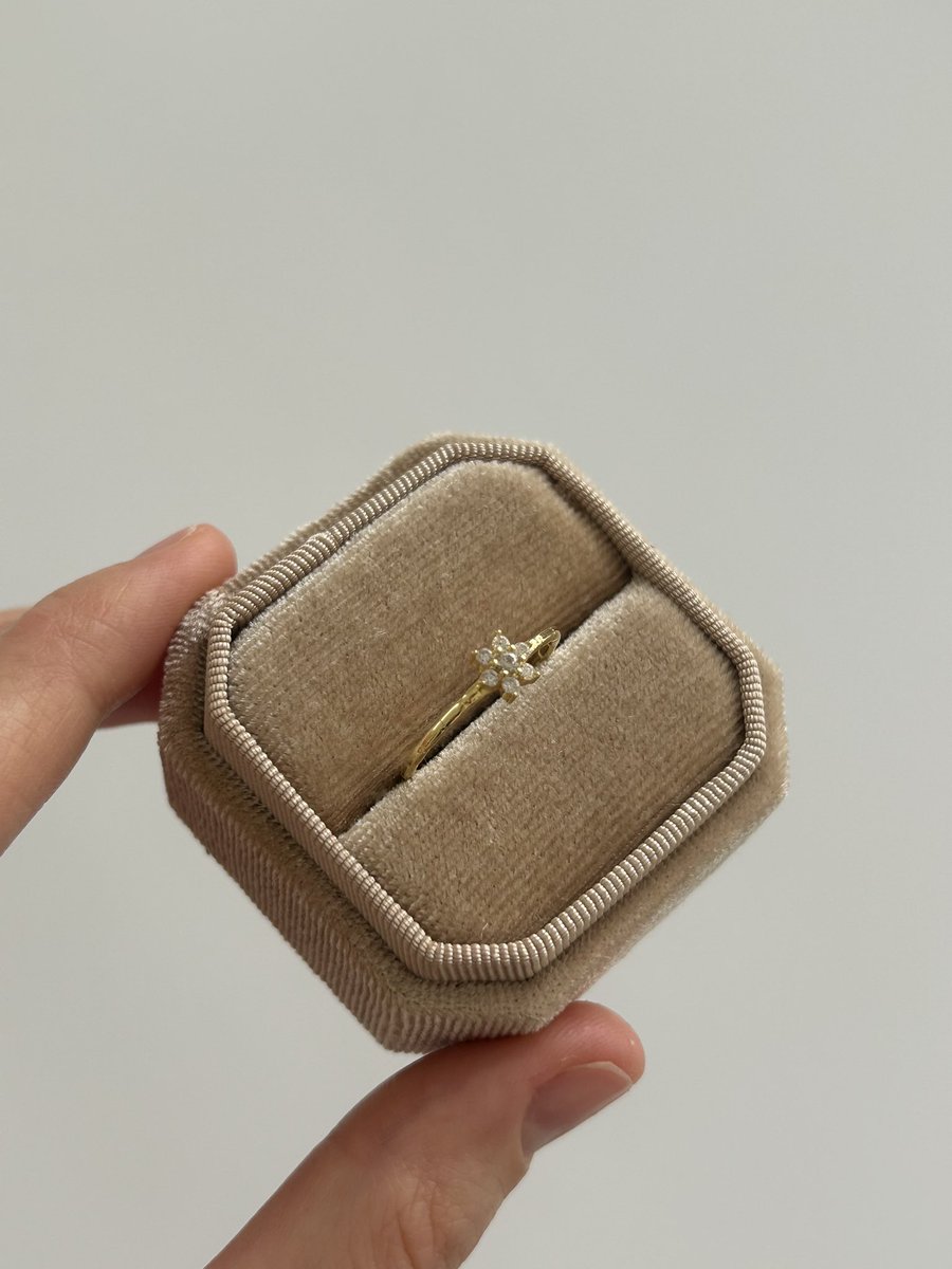 endless store tweet media