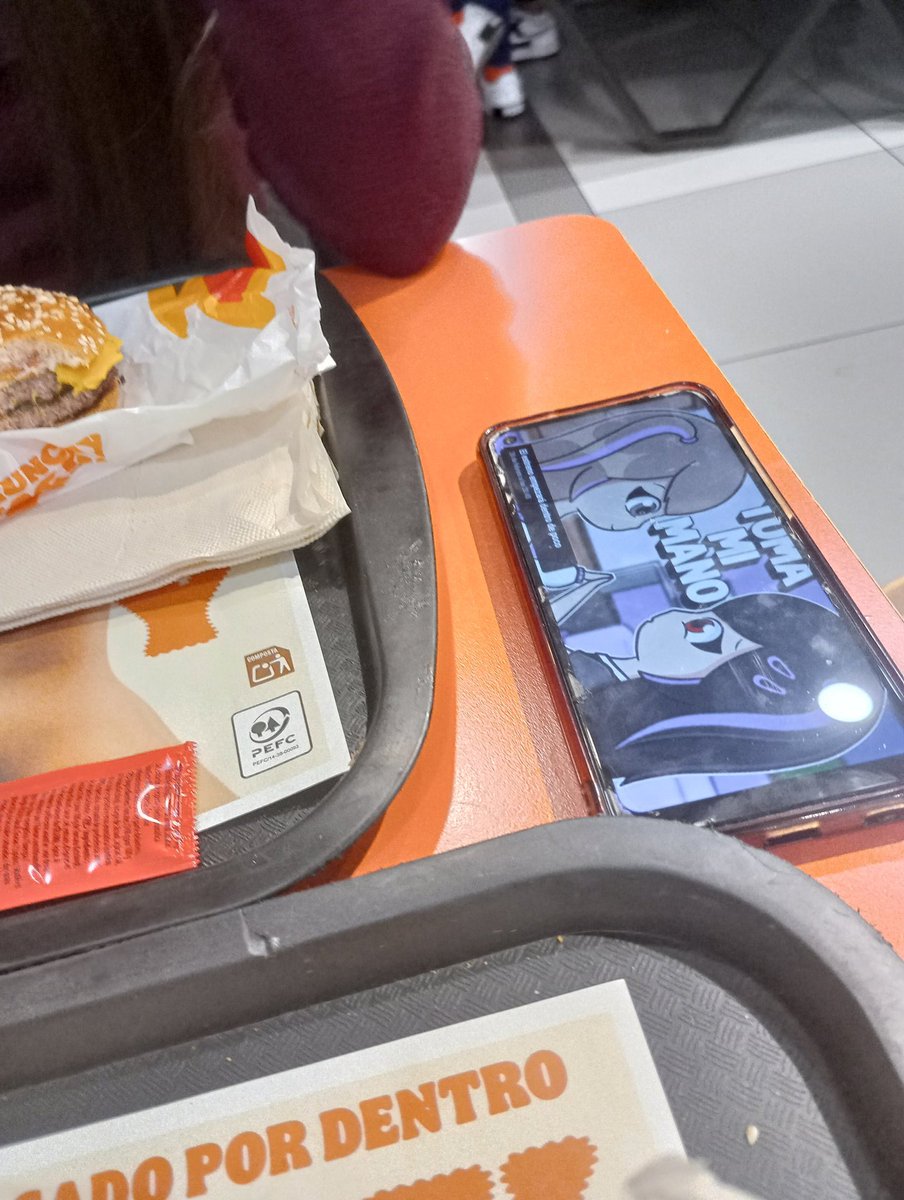 viendo el estreno con <a href="/daniilvslyniel/">daniii</a>