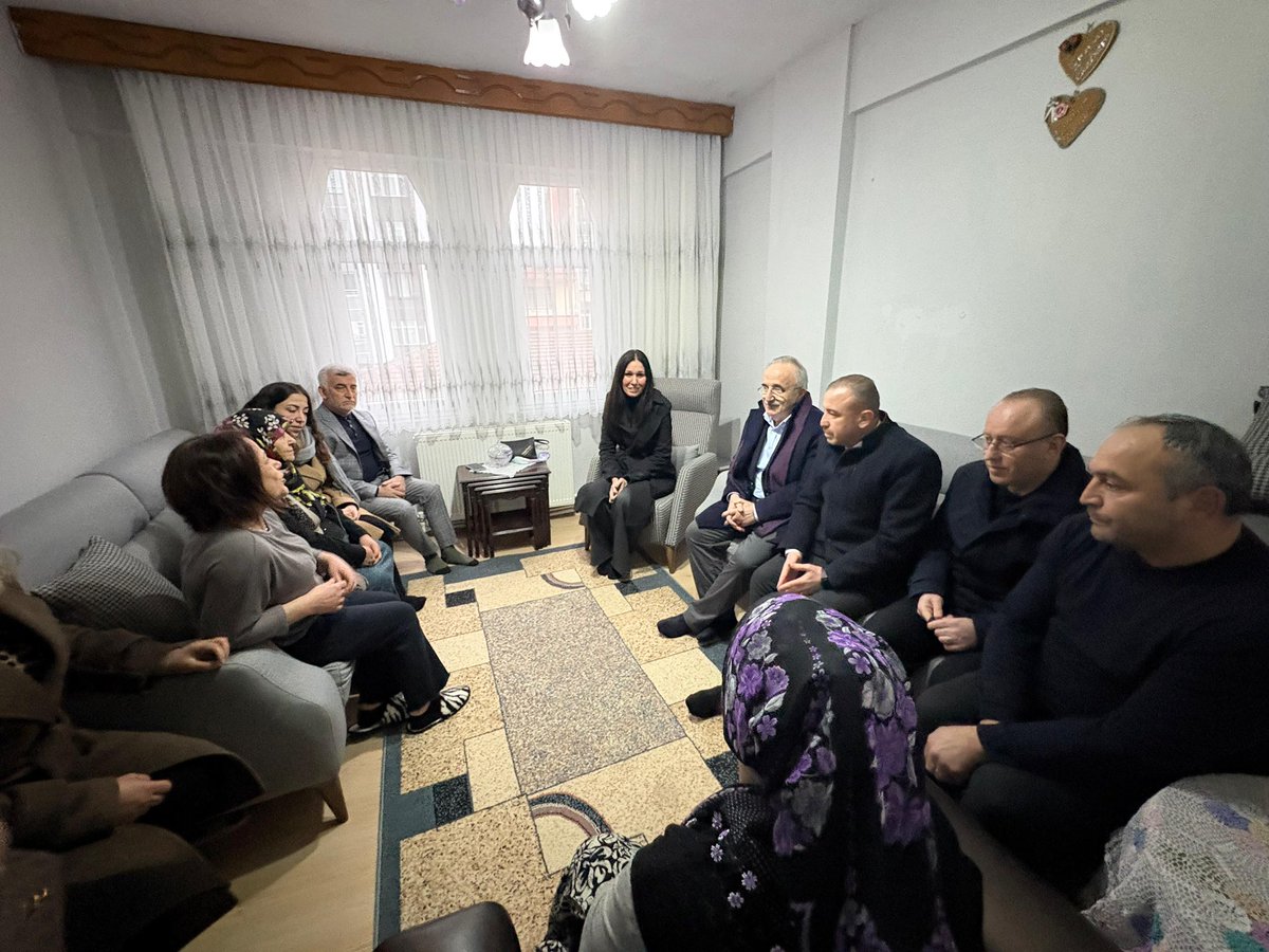 Mkyk Üyemiz ve Samsun Milletvekilimiz Sayın Çiğdem Karaaslan, İl Başkanımız Sayın Mehmet Köse, İl Başkan Yardımcılarımız, İl Kadın Kolları Başkanımız Sayın Tuğçe Dağdemir Muslu, İl Gençlik Kolları Başkanımız Sayın Orhan Murat Kumaş ve Alaçam İlçe Başkanımız Sayın Hasan Özdemir