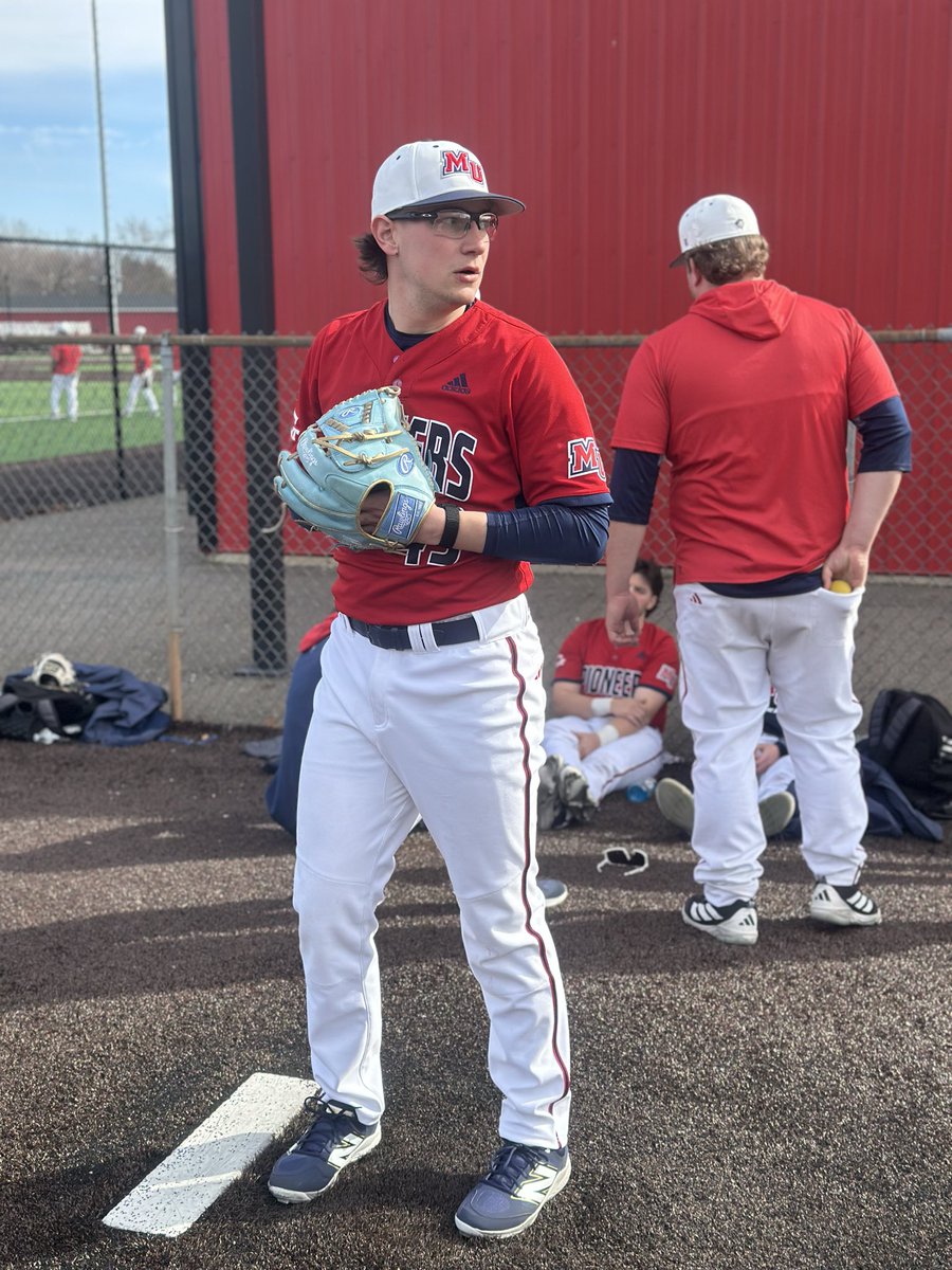 BaseballMaloneU's tweet image. We’re about set to get underway for game 4 and the final game of this weekends series! 🇫🇷 Ben France 🇫🇷 toes the rubber for his second start of the year as the Pioneers look to bounce back from a tough game 3! #louisvillepitcher #sameenergy #knowyourrolefrance