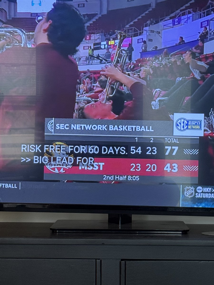 DavidHuffman987's tweet photo. How much they’re giving a fuck in Starkville today. https://t.co/mCDUAPnduH
