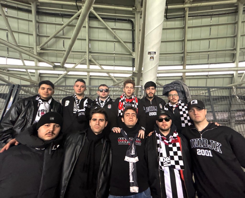 unibjkmarmara's tweet photo. HER DAİM ARMA PEŞİNDE!

Kocaelispor deplasmanında Beşiktaşımızı yalnız bırakmadık. #UNIBJK https://t.co/Y0QdwLxnyZ