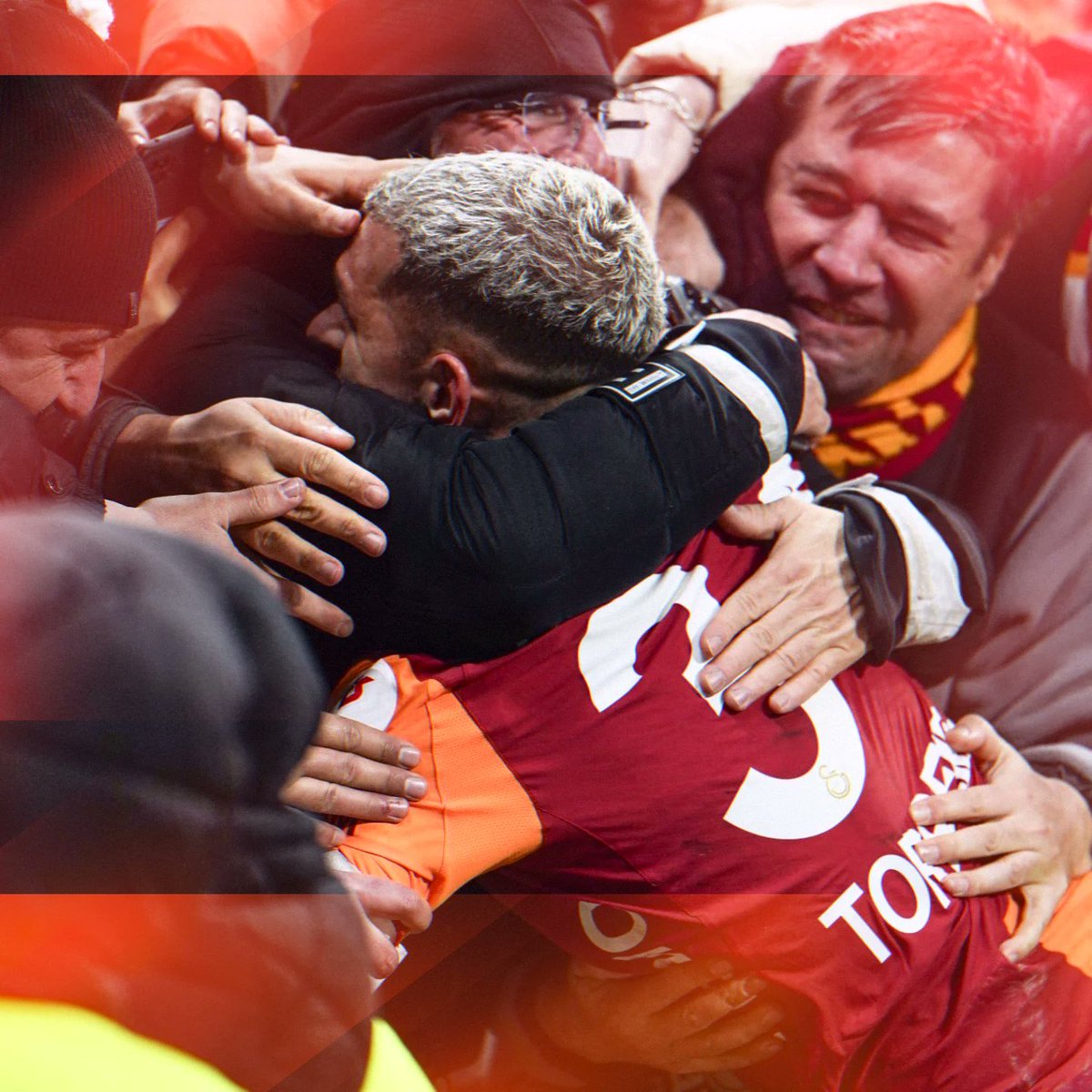 Profesyonelliğe karşı yaşasın amatör ruh! ✊
Yürekten ❤️ <a href="/LTorreira34/">Lucas Torreira #LT14</a> 🦁