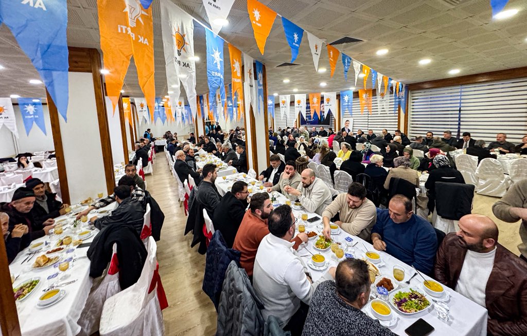 📍 AYANCIK

Milletvekilimiz <a href="/NazimMavis/">Dr. Nazım Maviş</a>.,İl Başkanımız <a href="/yakupucuncuoglu/">Yakup ÜÇÜNCÜOĞLU</a> , İl Genel Meclis Başkanımız <a href="/ersinyaman5757/">Ersin Yaman</a>, İl Gençlik Kolları Başkanımız @kabalbusraKabal ve teşkilat mensuplarımız ile birlikte, ilçe başkanlığımız tarafından düzenlenen İftar Programı’na katılım sağladık