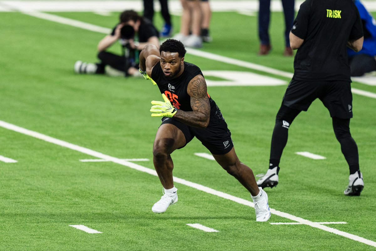 OhioStateFB's tweet image. .@Sp3Cj Leavin’ it all out there ‼️
    
📺 #NFLCombine on @nflnetwork