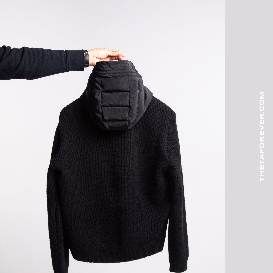 Luxury meets intention. The Theta Wool Cardigan fuses heavyweight wool with our iconic amethyst crystal zip - because your layers should say more. 🔮
#ThetaForever #SmartCasualMenswear