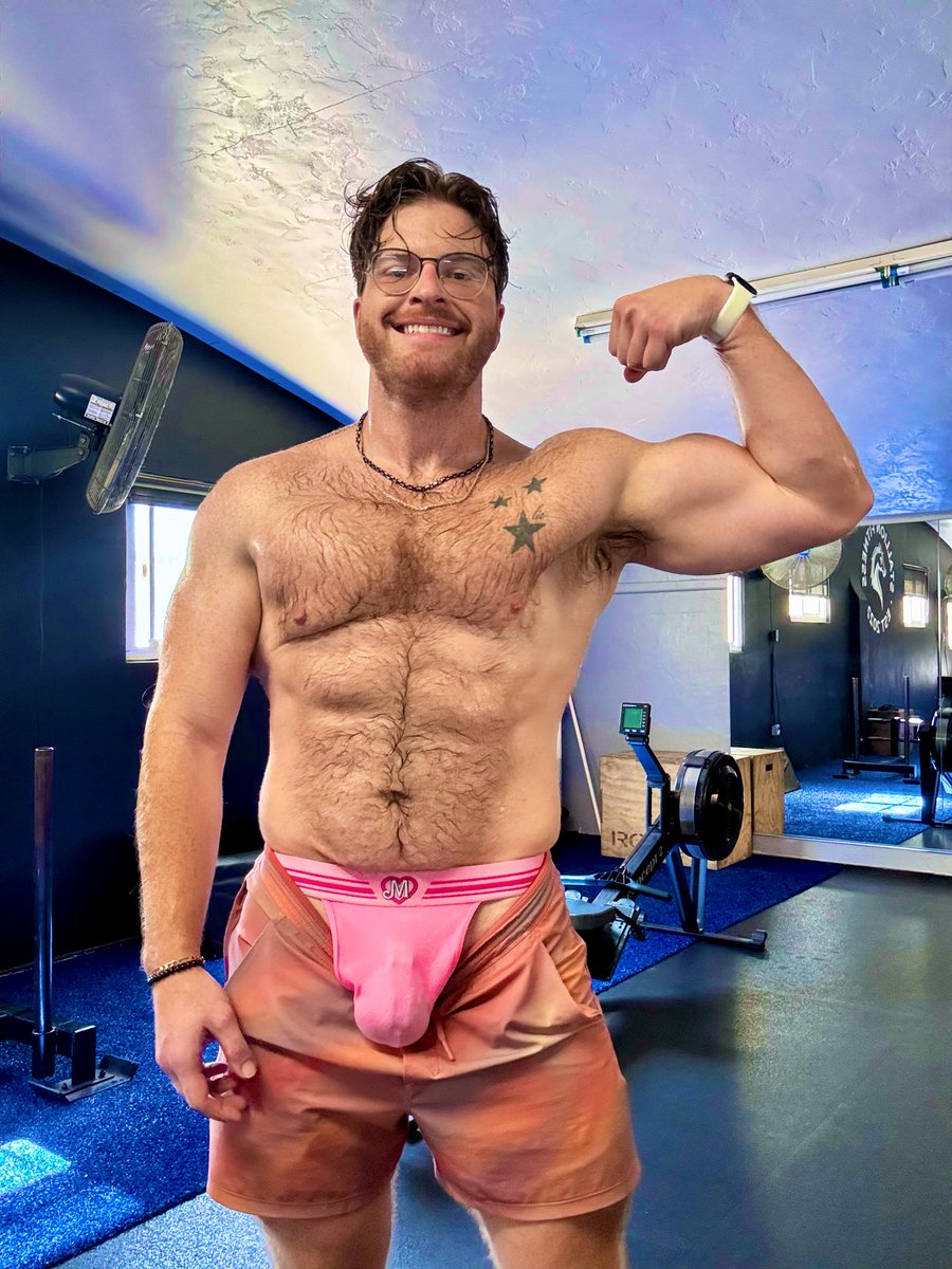 Don’t forget boys and girls, always lift with your clit. 💪 😊