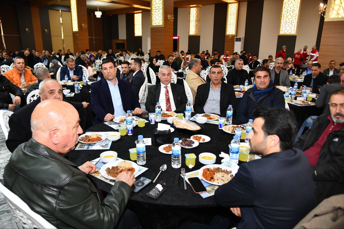 SiverekSydv's tweet photo. Şehit ailelerimiz ve gazilerimizle iftar soframızda bir araya geldik Birliğimiz daim oruçlarımız kabul olsun
Katılımlarıyla bizleri onurlandıran Valimize Kaymakamımıza Belediye Başkanımıza ve tüm protokol üyelerimize teşekkür ederiz
@UrfaValiligi @siverekkaymakam @EnverAkcicek63 https://t.co/2igGJm674F