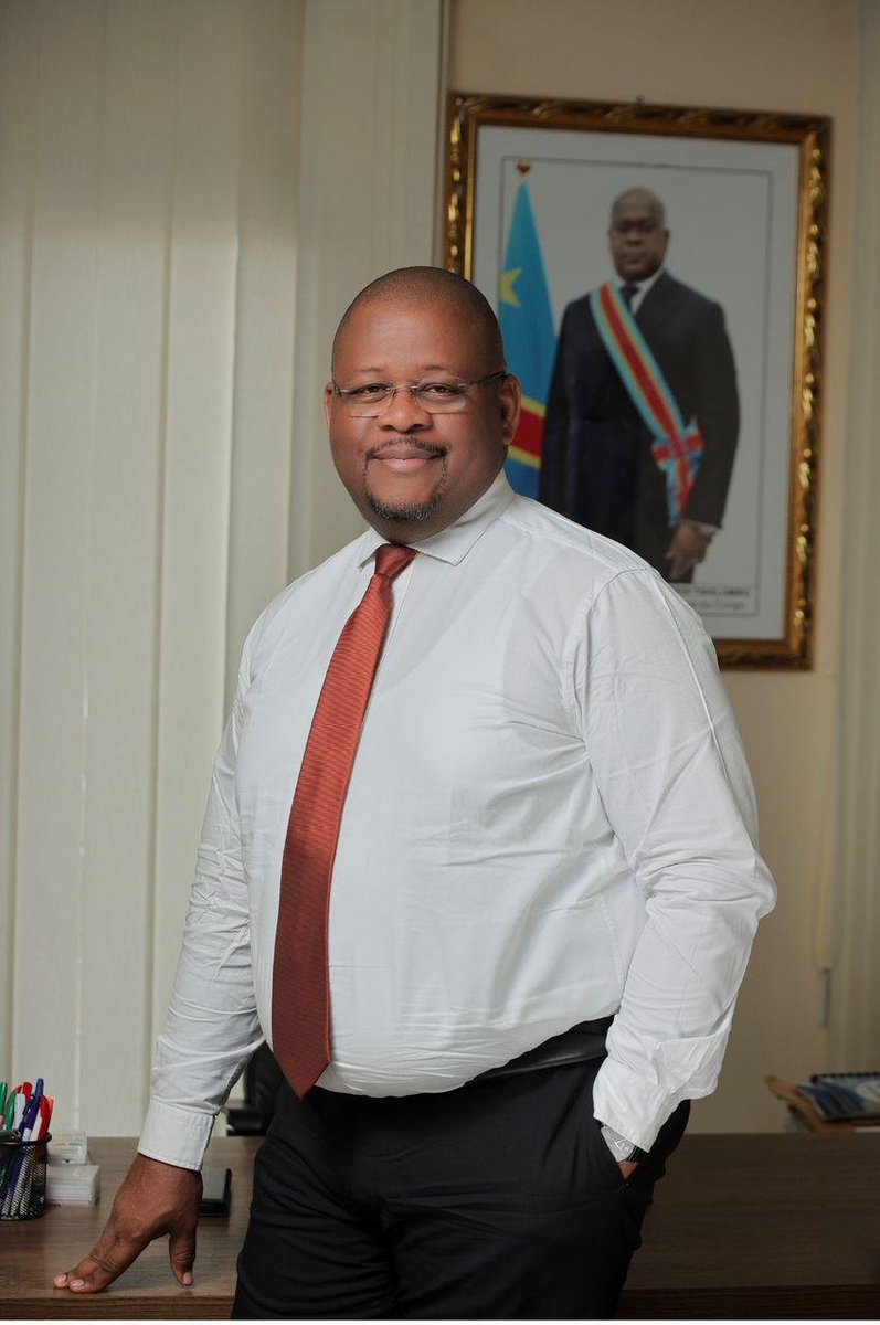 BilamboPat30382's tweet photo. DES #ORDONNANCES QUI #ÉNERVENT.  
C'est Monsieur #Thierry #Tshitenga Kabuya.  
Il est actuellement #ministre provincial de l'#Éducation, de la #Formation #Professionnelle, de la Citoyenneté, du Genre et de la Famille, de la #Ville-#Province de #Kinshasa.
il vient d'être #nommé par ordonnance présidentielle #PCA de l’Entreprise nationale de gestion des infrastructures pétrolières. 

Aleki biso tout na mayele pour cumuler des fonctions ? @Bibishe6 @HarianaVeras @IsralMutombo11 @wembi_steve @bibikapinga243