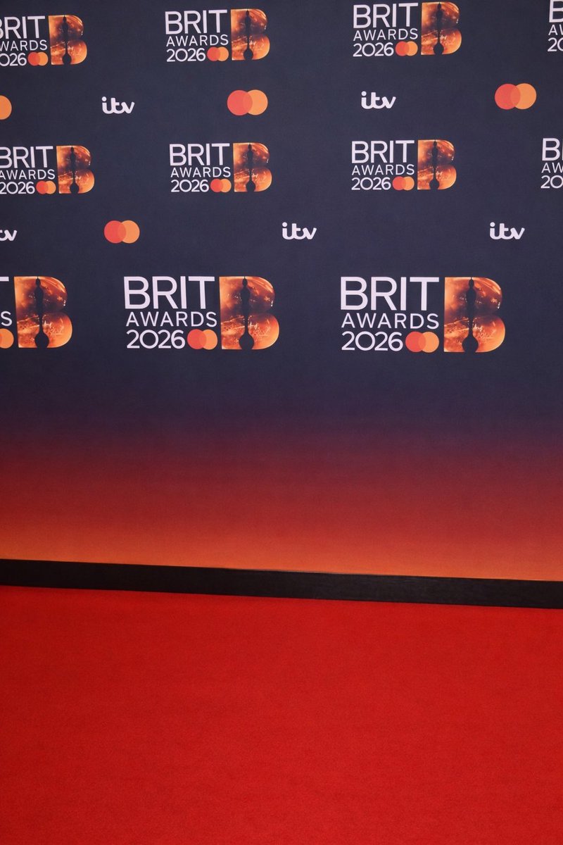 frankocean_ru's tweet photo. FRANK OCEAN HAS ARRIVED AT THE BRIT AWARDS 2026
#Brits2026 #BRITsAwards #frankocean https://t.co/yB5txRejZZ