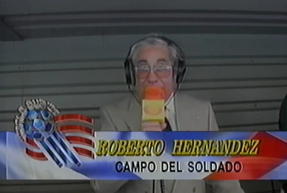 NostalgiAscenso's tweet photo. Don Roberto Hernández Jr. fue el anfitrión del previo a la inauguración de Estados Unidos 1994 que se transmitió a través de Televisa.

#NostalgiaMundial

video captura de Kevin Hdz. https://t.co/Z3ku5hDTQN
