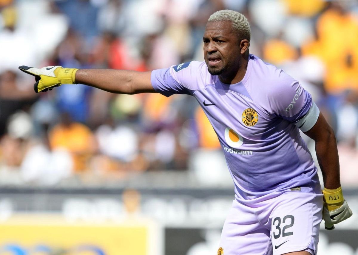 Whosoever who forced <a href="/itukhune_32/">ItuKhune32🇿🇦</a> to retire must bever be forgiven, kwinika is slow like a chameliion tower was better anyway <a href="/KaizerChiefs/">Kaizer Chiefs</a> family trust is happy 😭😭😭😭