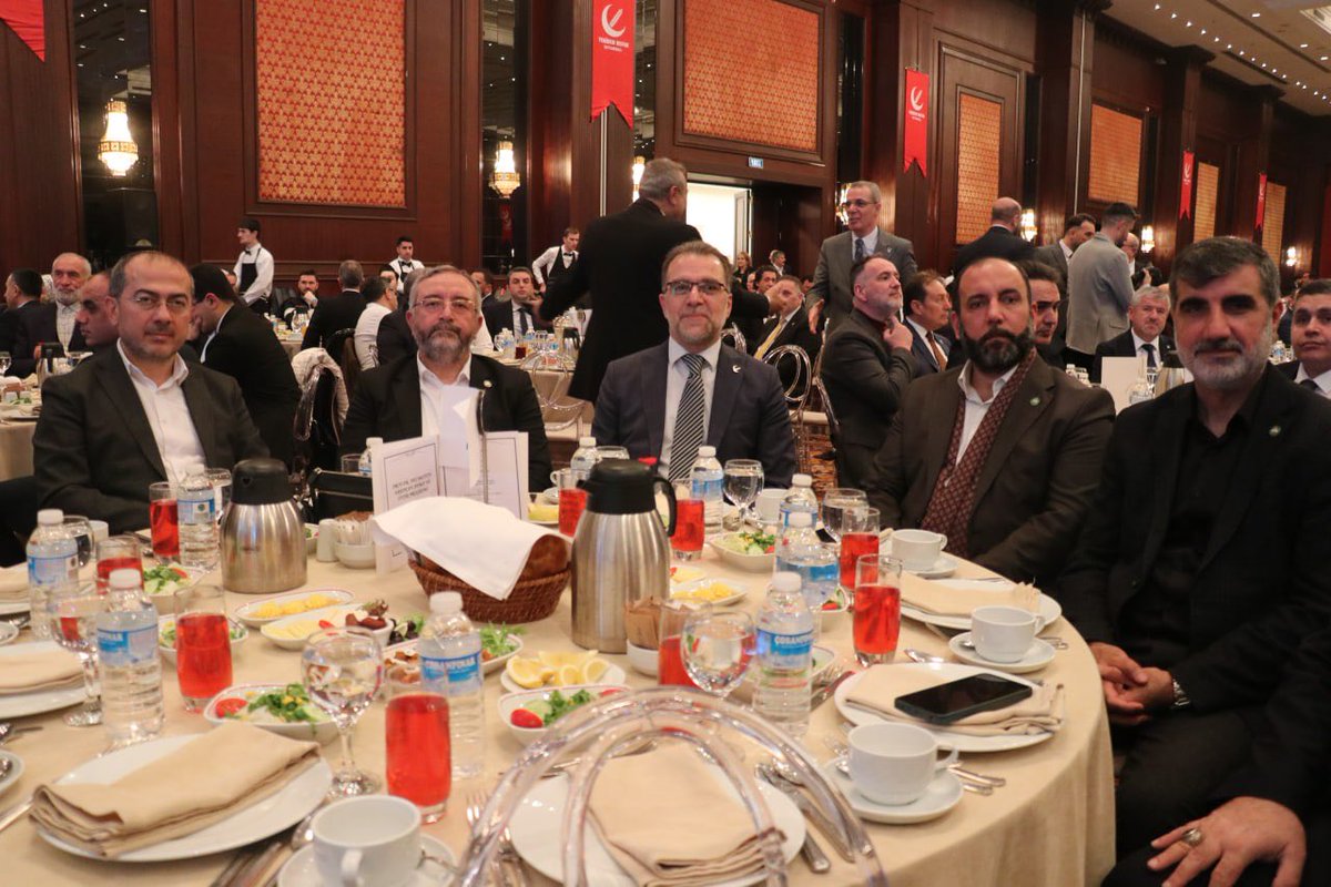 abdlhaslan's tweet photo. Genel Başkanımız Sayın Zekeriya Yapıcıoğlu ile birlikte Yeniden Refah Partisi’nin merhum Prof. Dr. Necmettin Erbakan’ı anma programına katıldık. Nazik misafirperverlikleri için teşekkür ederiz. https://t.co/BqRcHphrtW