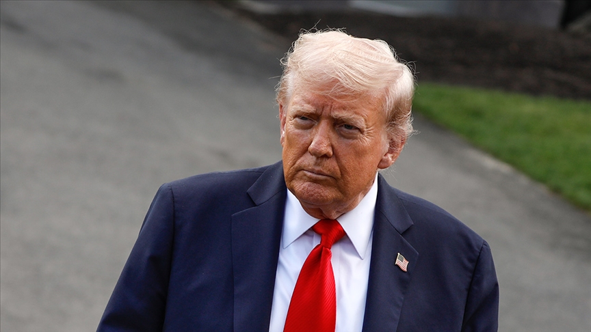 anadoluajansi's tweet photo. ABD Başkanı Donald Trump, İran’a yönelik saldırılar konusunda açıklamalar yaptı

Axios’un sorularını yanıtlayan Trump:

— (İran’a yönelik saldırılar) Uzun süre devam edip her şeyi devralabilirim ya da 2 ya da 3 günde bitiririm, İranlılar’a "Yeniden (nükleer ve füze programlarınızı) inşaya başlarsanız birkaç yıl sonra görüşürüz” diyebilirim. 

— Her halükarda, bu saldırıyı atlatmaları birkaç yıllarını alacak