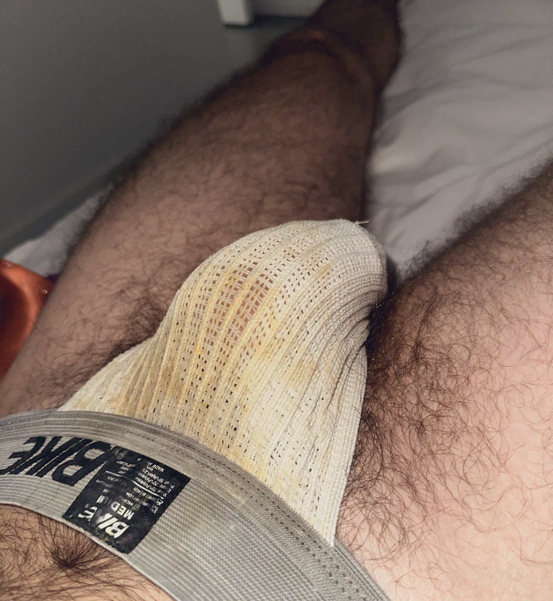 Hairy Bottom (27K) tweet media