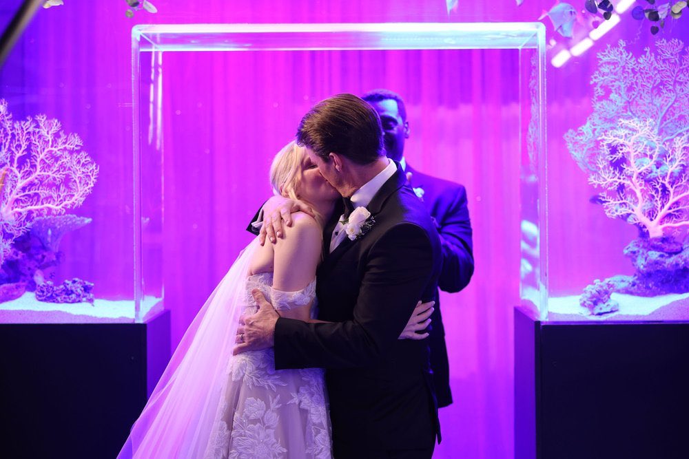 Imma fuckin burst into tears it’s been two years since the #Brettsey wedding. I miss my babies so much, I know they’re happy with their little family in Portland but please come back to me Brettsey 🥺😭