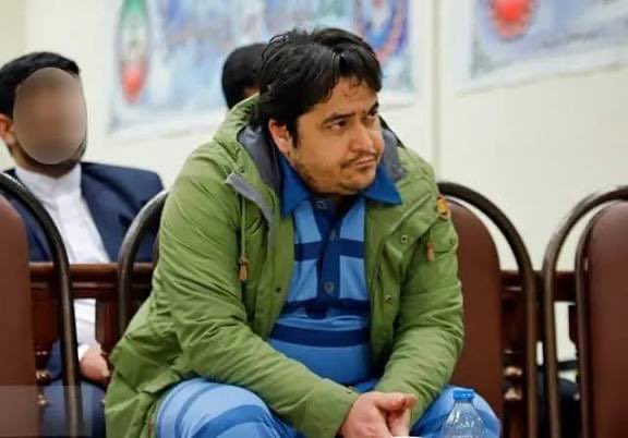 کاش بودی و می‌دیدی که همون چیزی که گفتی شد. جات خالیه بین ما.