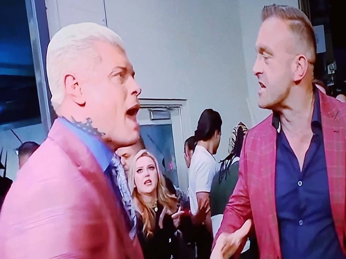 TheRantingDead's tweet photo. "Gentlemen if you need a therapist I happen to know one..." Caught a cameo of @LarkanDanielle on last night's #Smackdown #TraumaTrain #TherapyisinSession #LovelyMissLarkan @CodyRhodes @RealNickAldis https://t.co/gtEdm4YU9N