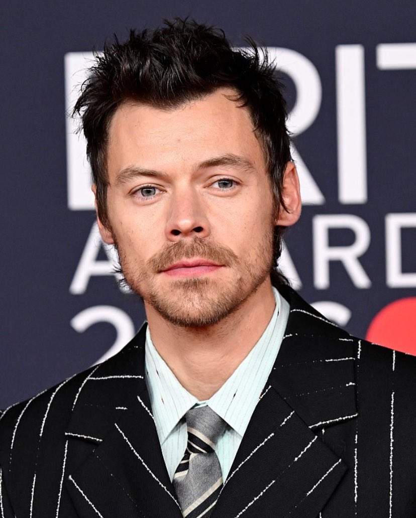 harrystyles_th's tweet photo. แฮร์รี่ที่ Brit Award 2026 แล้วแฮร์รี่จะขึ้นแสดงเปิดงานนี้ด้วย 
เวทีแรกหลังจากมีการประกาศปล่อยอัลบั้ม✨
Link live at BRIT 2026 
🔗https://t.co/nAdhVZN6Gj https://t.co/FYknD3b9np