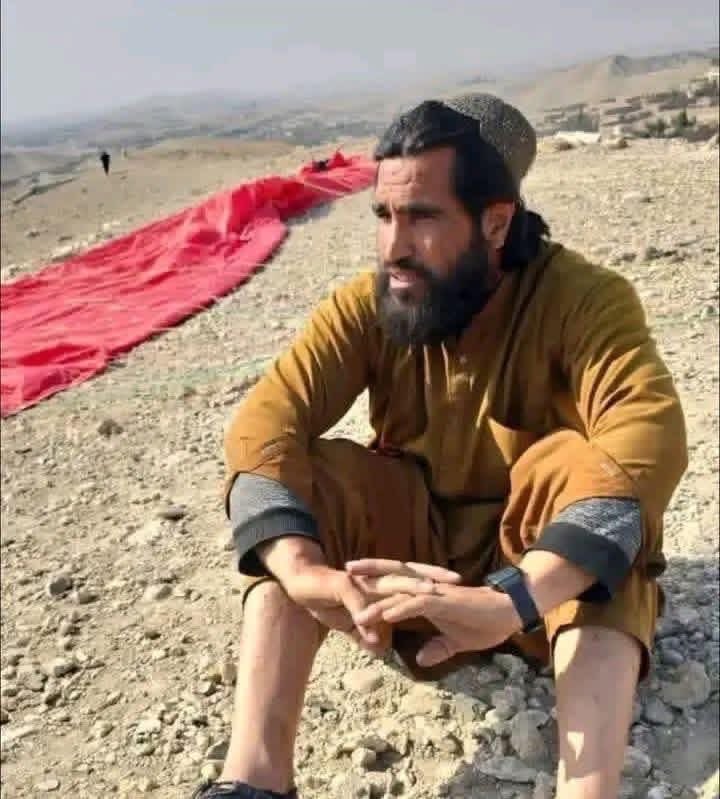 AhmadzaiAiyn's tweet photo. مستري ښه دې ونکړل، تا په داسې ورځ ولې پراشټ کې ټالونه خوړل؟
ښه ورځ دې مخکې وي او ته دې ورپسې يې.😅 https://t.co/T6kN9jJjX7