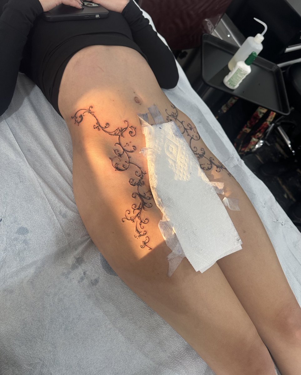 j😵line tweet media