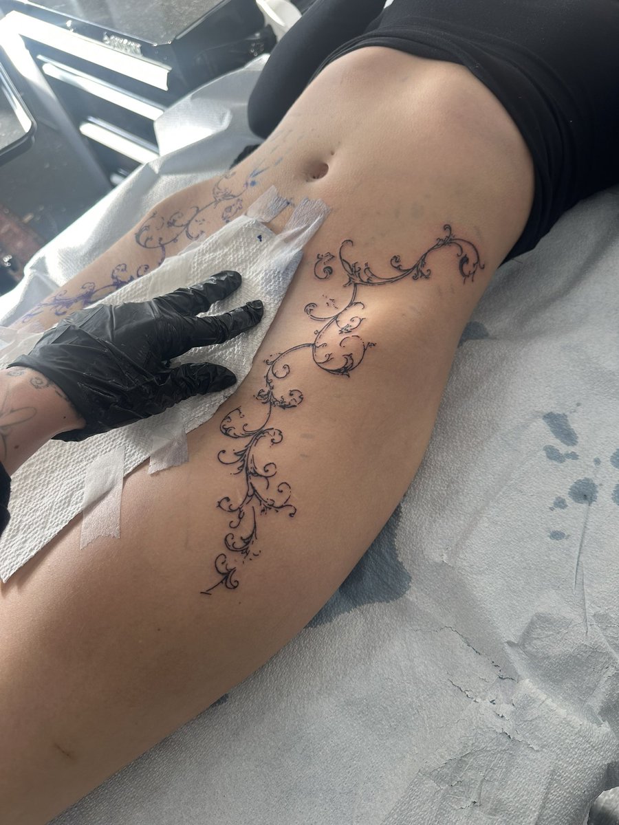 j😵line tweet media