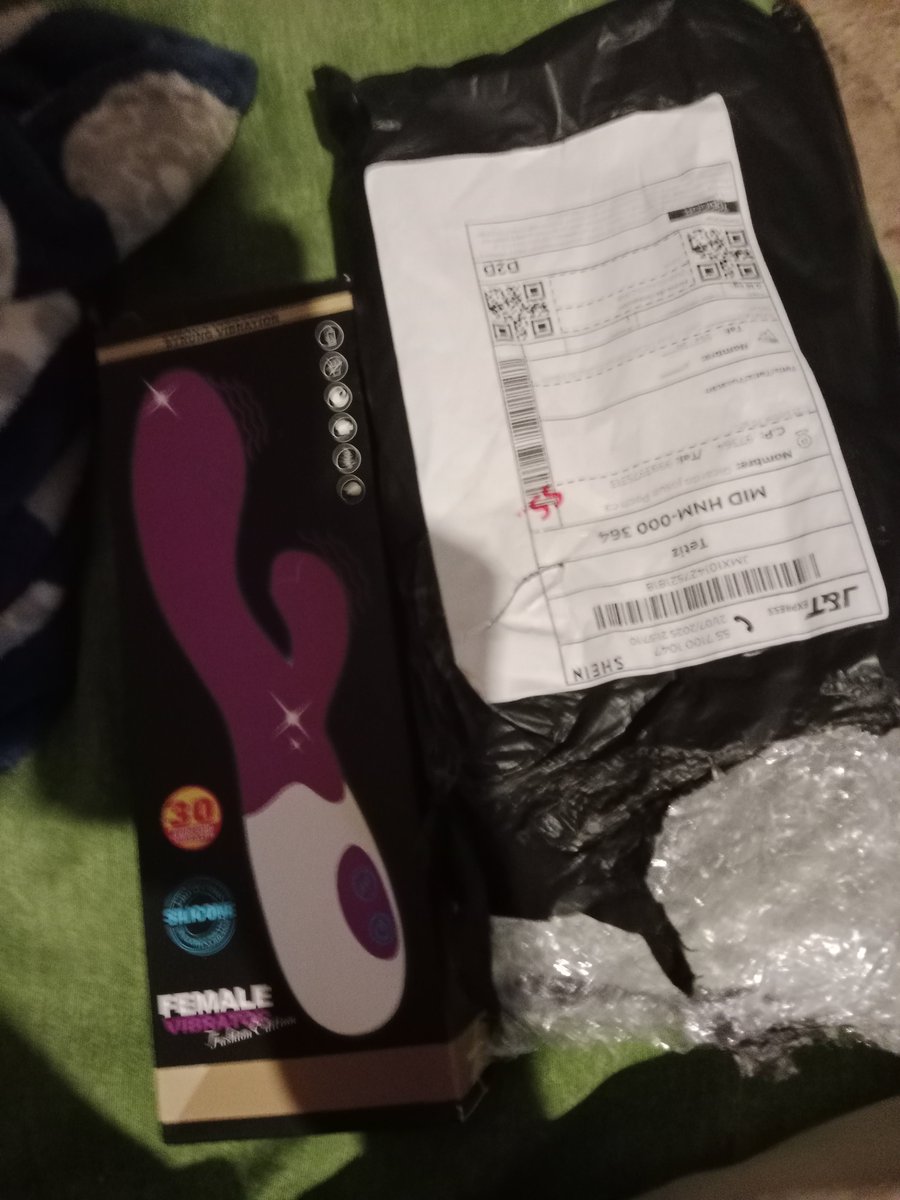 JosuelMillet's tweet photo. Venta no husado preció $150 lo compré para regalar pero no quisieron pasar por el en trego en Mérida “atencion tu pasas a recoger en la colonia donde trabajo” Gracias por su atención https://t.co/VCu7qX2Xhr