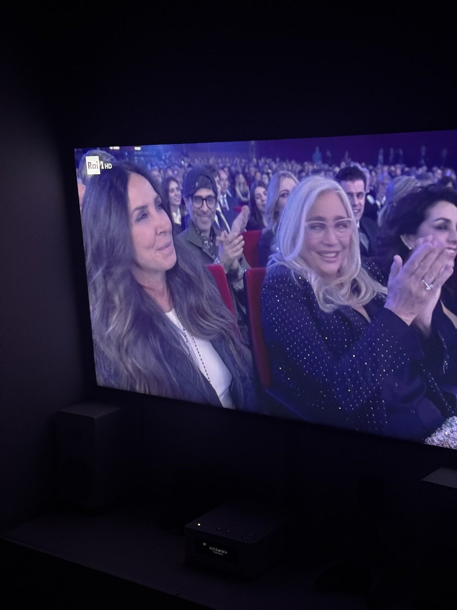 lcaldarelli98's tweet photo. La moglie di Raf è in realtà la nipote di Cher e la sorella della Ferilli #Sanremo2026 https://t.co/20KauJ4VaQ