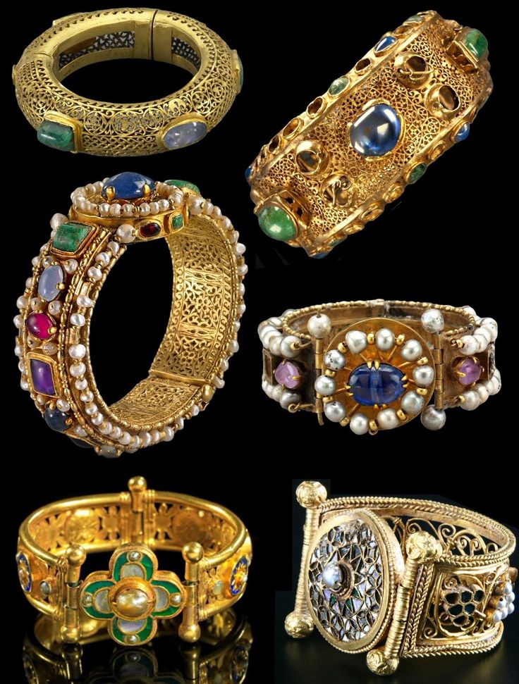 Byzantine Gold Bracelet, 600s AD
Art of the Eastern Roman Empire.