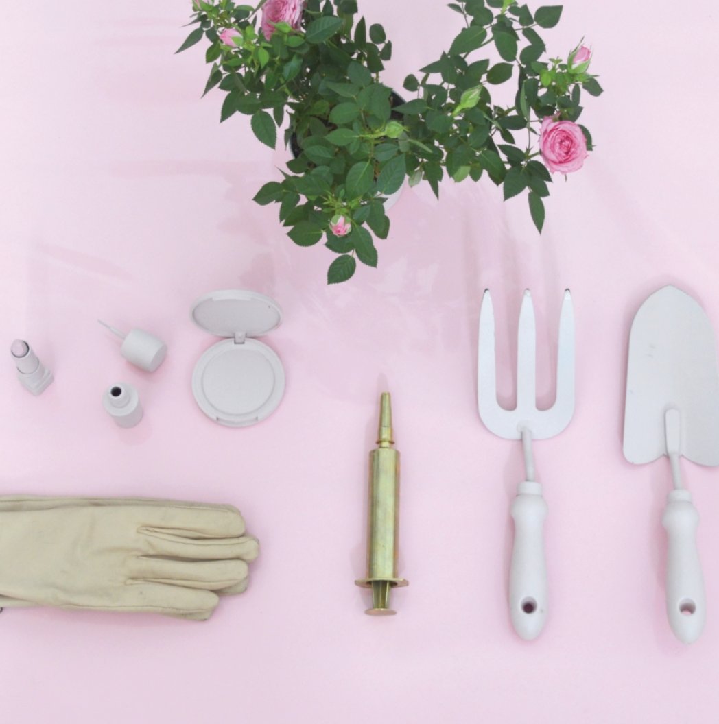 subvgardener's tweet photo. Throwback to The Housewife and the Golden Syringe by Annabel—part of The Subversive Gardener’s Tools for him/her. Blending performance, domestic ritual, and guerrilla gardening to explore power, care, and resistance in everyday spaces. 🌱

#SubversiveGardener https://t.co/yjNkbD5xTL
