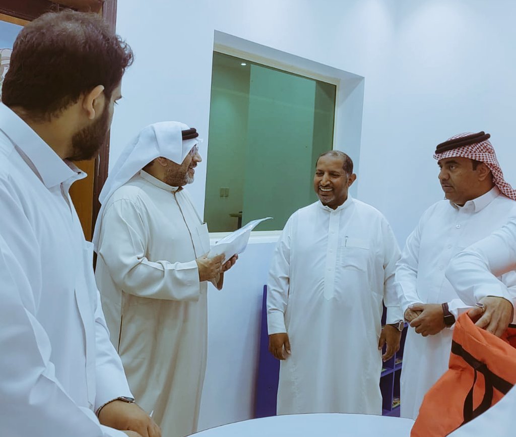 marah_vo's tweet photo. تشرفنا بحضور الأستاذ عبدالله بن سعد الوحيمد ممثل شركة الثليم القابضة وذلك لشراكتهم الرئيسية للمشروع وبرفقة الأستاذ خالد بن فهد الشدي رئيس جمعية العيون التطوعية للوقوف على جاهزية مشروع #تزوّد الإفطار المتجول وكان في استقبالهم الأستاذ سالم بن يوسف المرشد رئيس الفريق https://t.co/AJXyBQjEDf