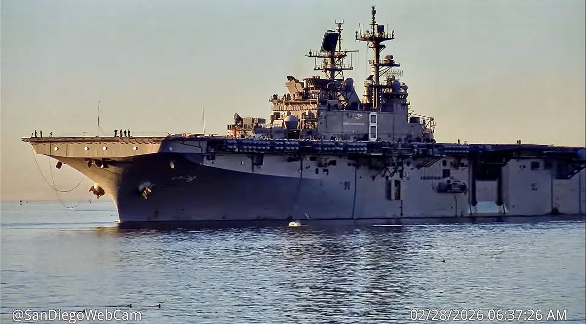 WarshipCam tweet media