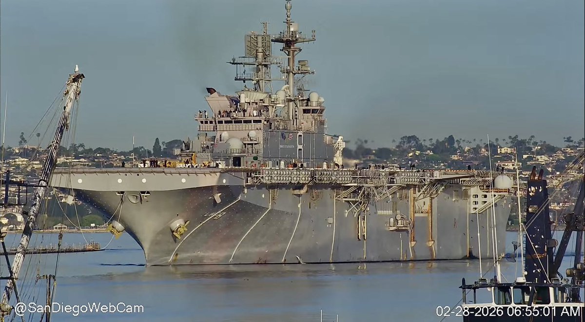 WarshipCam tweet media