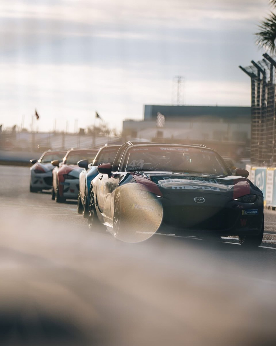 SheaRacing's tweet image. First pro win! Bobby Gossett No.44! @MazdaMX5Cup #BSIBuilt