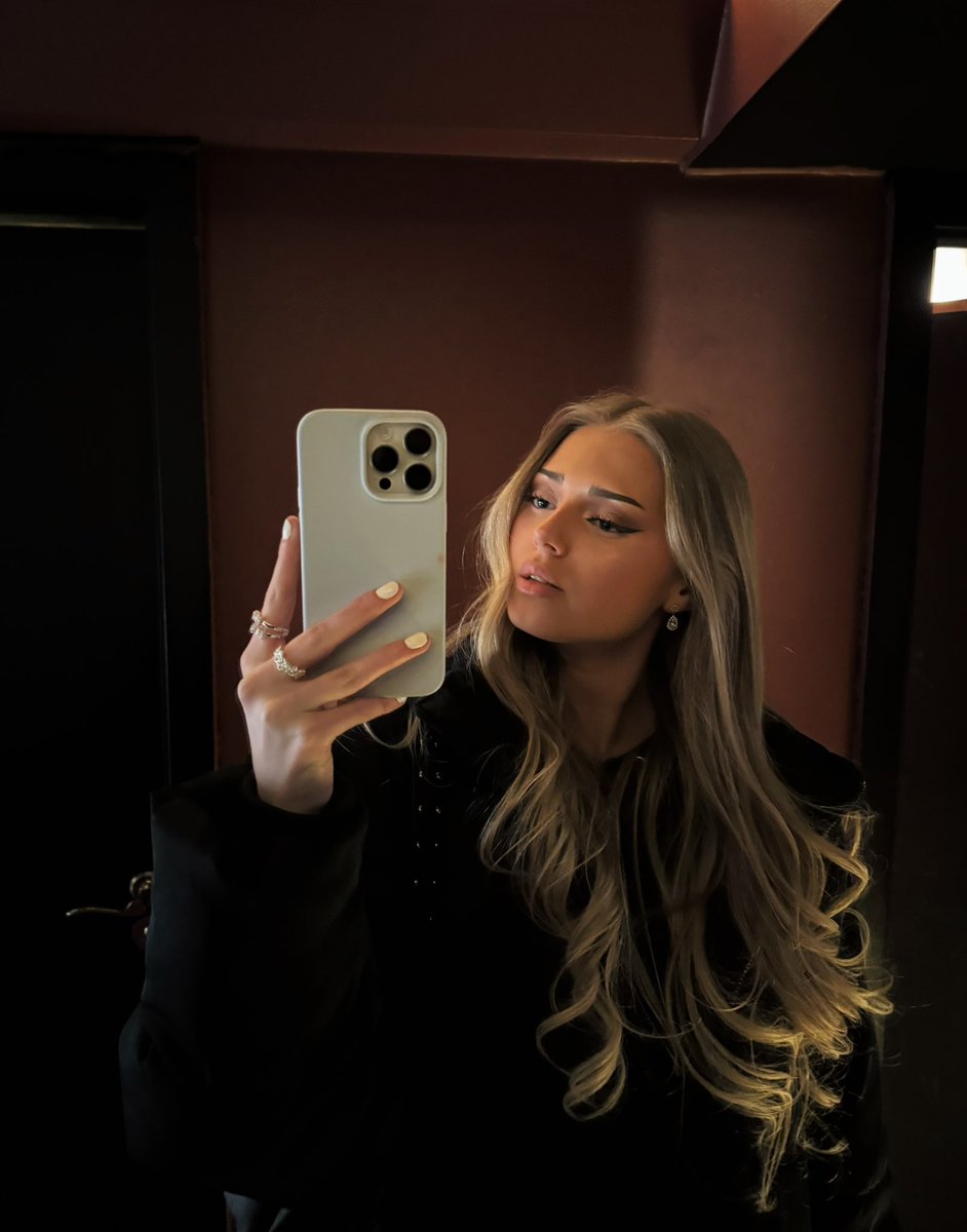 Claudia Neuser tweet media