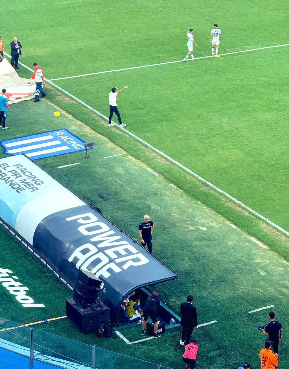 Atrasado. feliz cumple TD <a href="/DavilaTomi/">Tomas Davila</a> 
Te saque esta foto el jueves y te la regalo