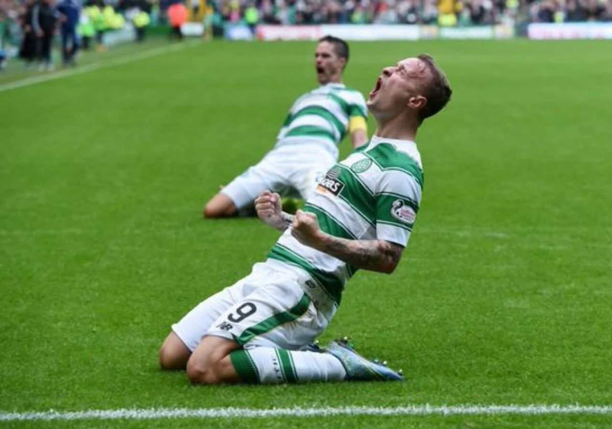 JGlasgowCelticK's tweet photo. PC Lustig in the background. ๐๐
#CelticFC #COYBIG #Lustig #Griffiths #Hailhail ๐๐๐๐๐ https://t.co/wg8JJcAX0L