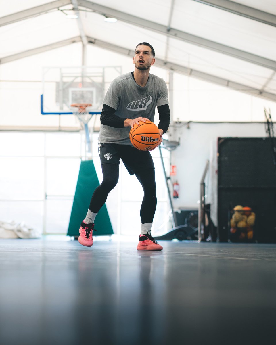 Álex Llorca tweet media