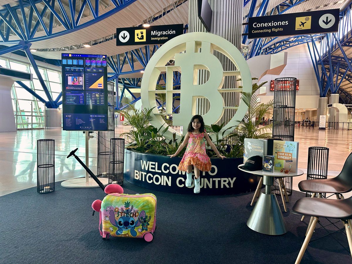 BTC_IsFreedom's tweet photo. Proof: #ElSalvador #Bitcoin strategy works.

Kids asking fora photo with the Bitcoin logo 💪🏽 🇸🇻!! Love it 🥰! https://t.co/PLprrNonSd