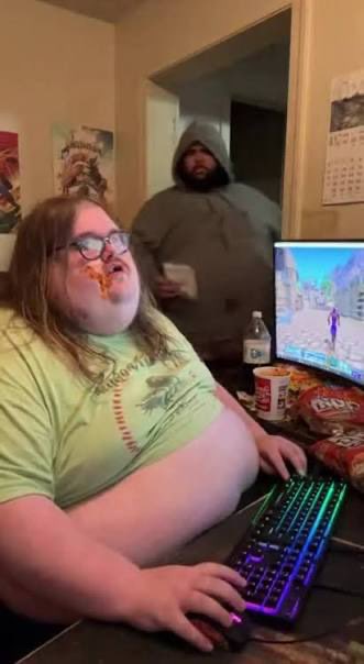 kloutkovain's tweet photo. @kirawontmiss “i’m under a massive demonic spiritual attack” https://t.co/PDcDCxqtee