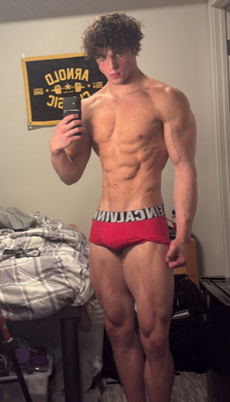 My top alphas of February 😈

<a href="/mshredz06/">shreddedbrah</a> 

Sexy shredded alpha that loves showin off his undies